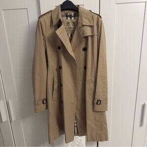 Burberry Kensington trenchcoat